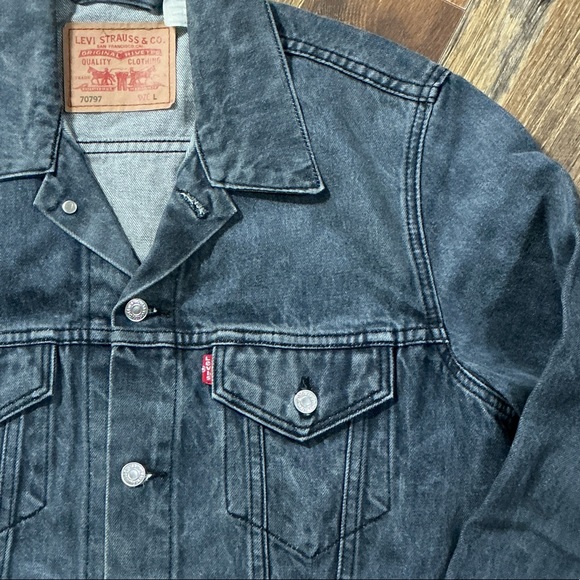 Levi's Men's Dark Wash Denim Trucker Jacket - Size L - Picture 4 of 7